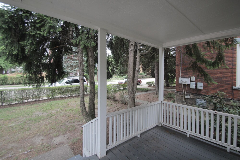 Building Photo - 331 Franklin Ave