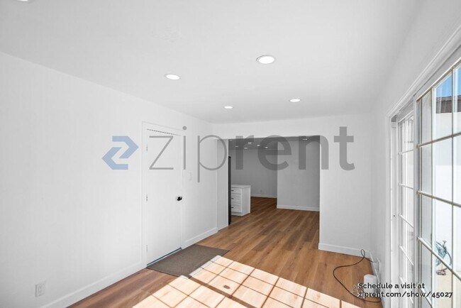 Building Photo - 4136 San Bernardino Way