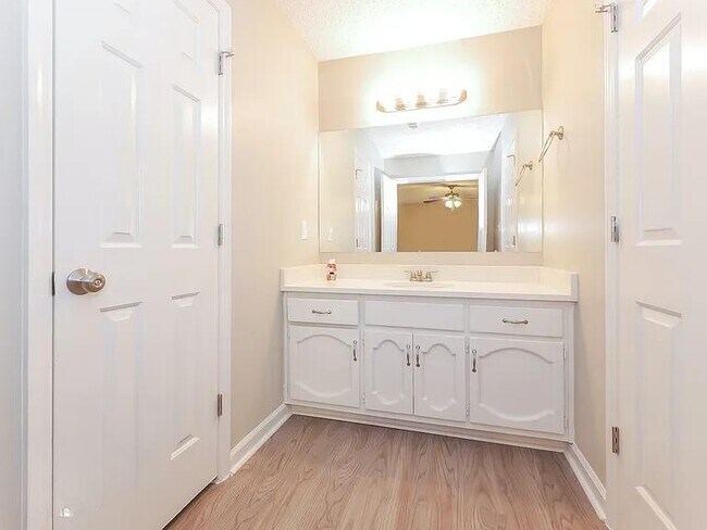 Building Photo - 325 Derby Dr