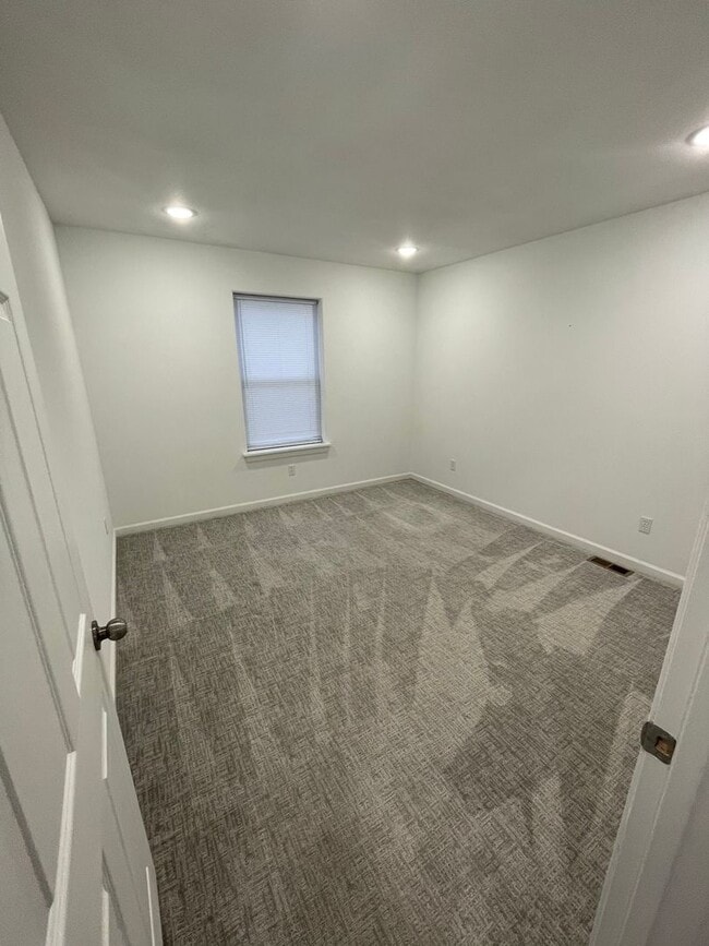 Building Photo - Townhomes Now Available in Strafford MO!