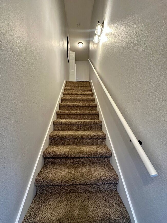 Building Photo - 301 Carmel Valley Way