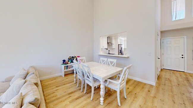 Building Photo - 416 Shoreview Dr