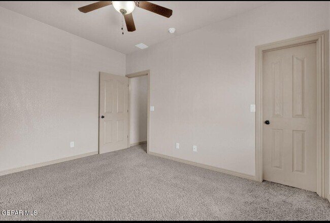 Building Photo - 11714 Dos Palmas Dr