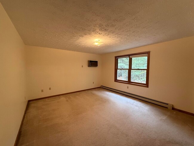 Building Photo - 352A Goffstown Back Rd