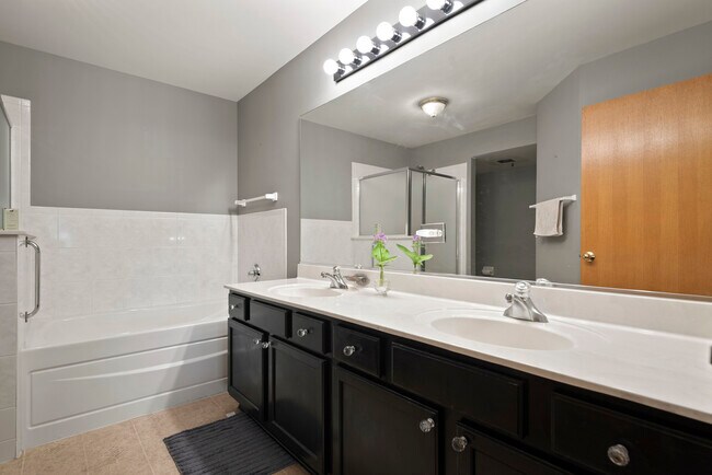 Building Photo - 2805 Packford Ln
