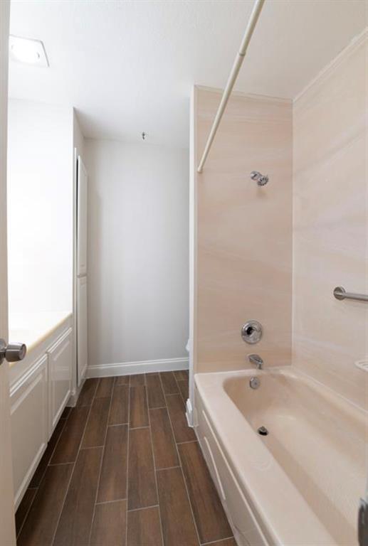 Building Photo - 7950 Grove Ridge Dr