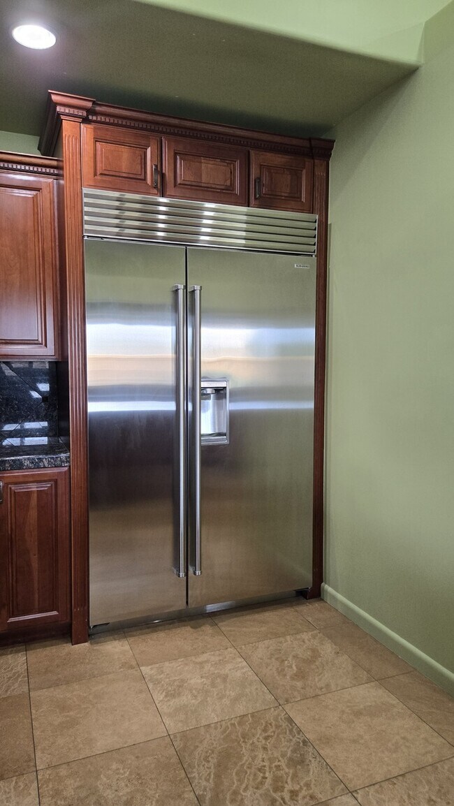 Building Photo - 1307 E Treasure Cove Dr