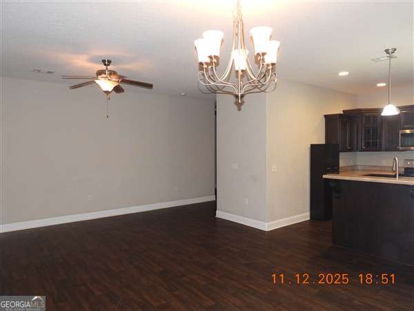 Building Photo - 221 Case Ln SE