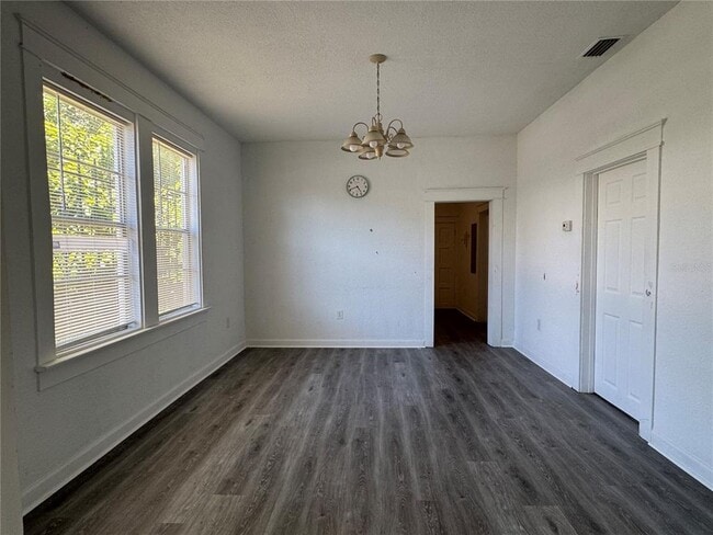 Building Photo - 1022 E 14th Ave