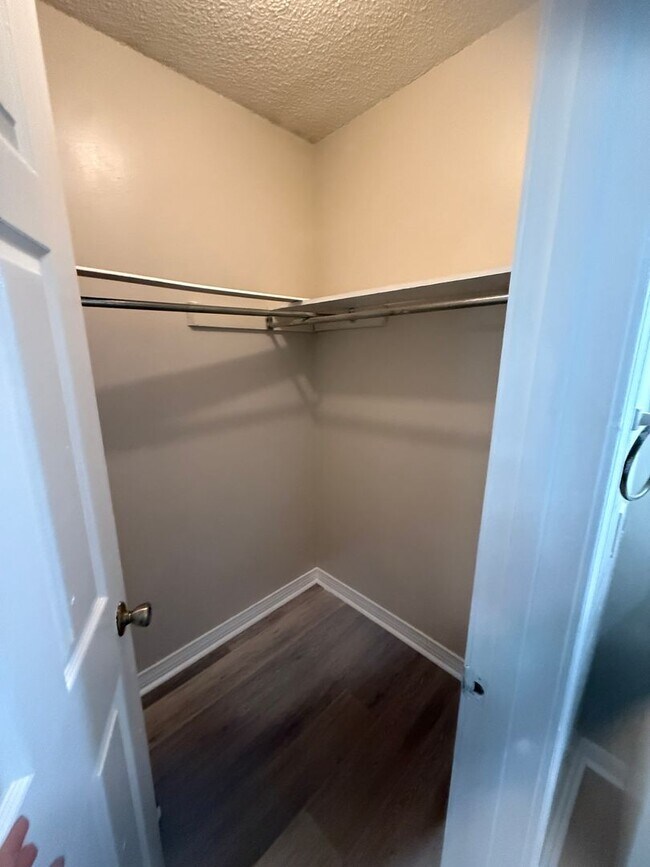 Building Photo - 3027 O'Neal Ln