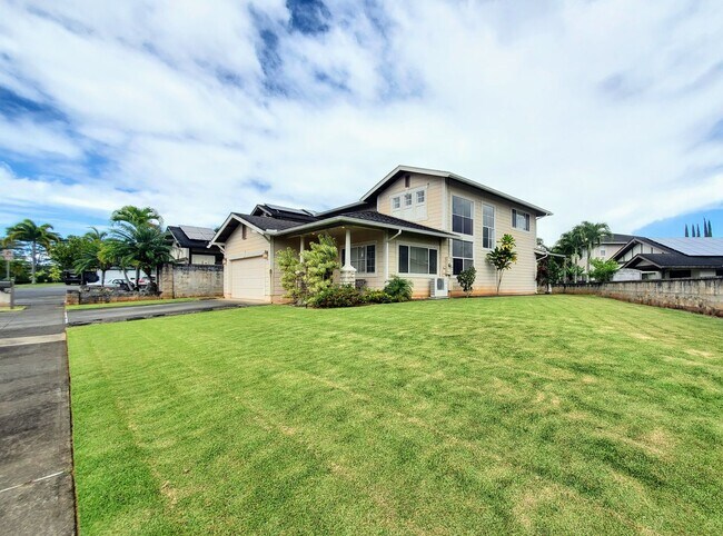 Building Photo - For Rent | 4 Bedroom, 3 Bathroom house with 2 Car Garage