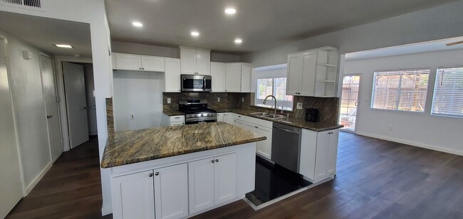 Building Photo - 2886 Cagayan Ave