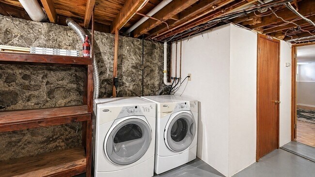 Building Photo - 86 Howard St