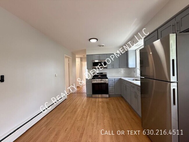 Building Photo - 2701 N Sayre Ave