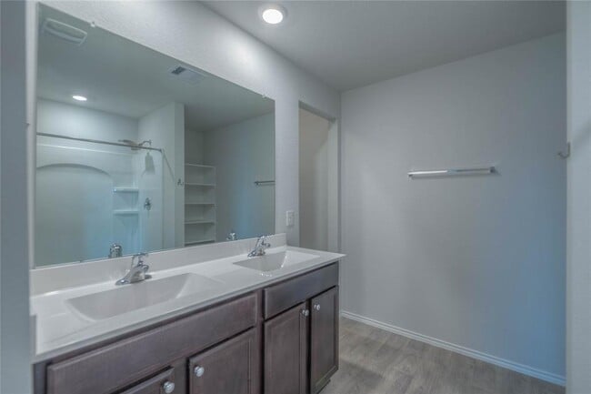 Building Photo - 204 Rockbridge Dr
