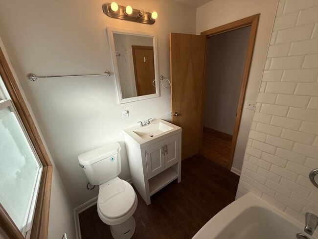 Building Photo - 3BR off 50th and Center