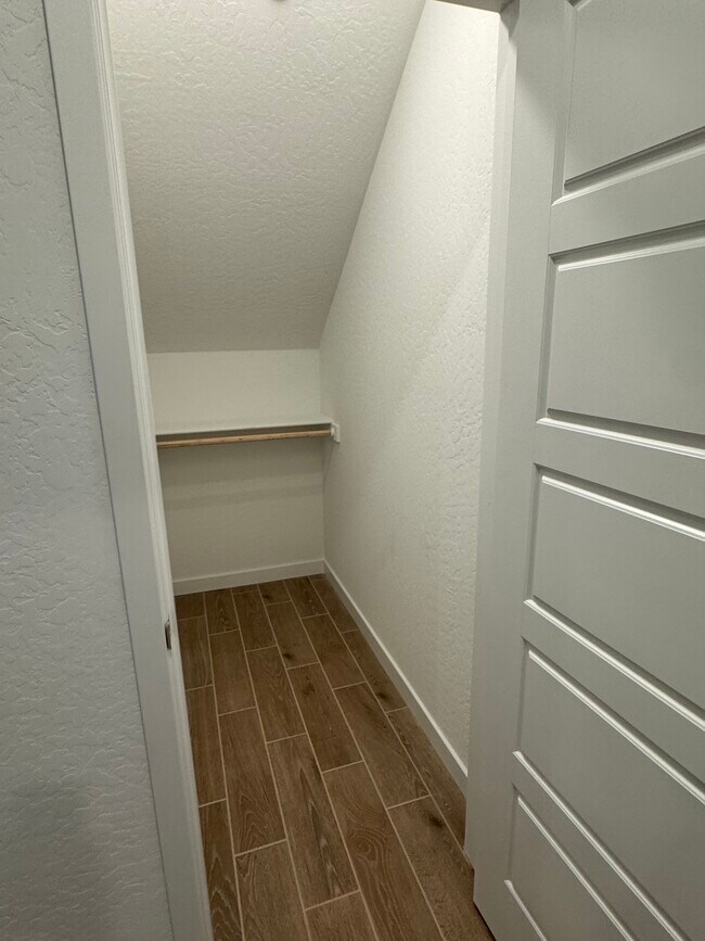 Building Photo - 1137 Granite Dr