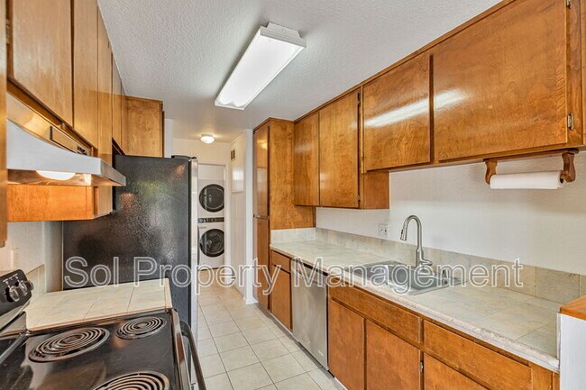 Building Photo - 8105 Kern Ave