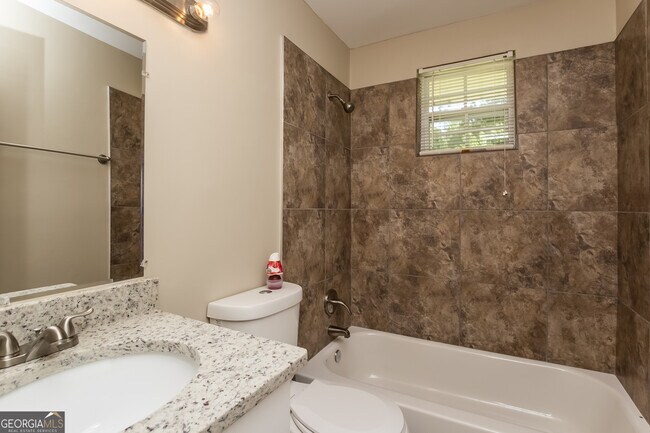 Building Photo - 5848 Ronnie Dr