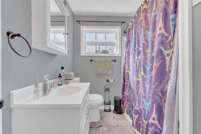 Building Photo - 818 Kaye St