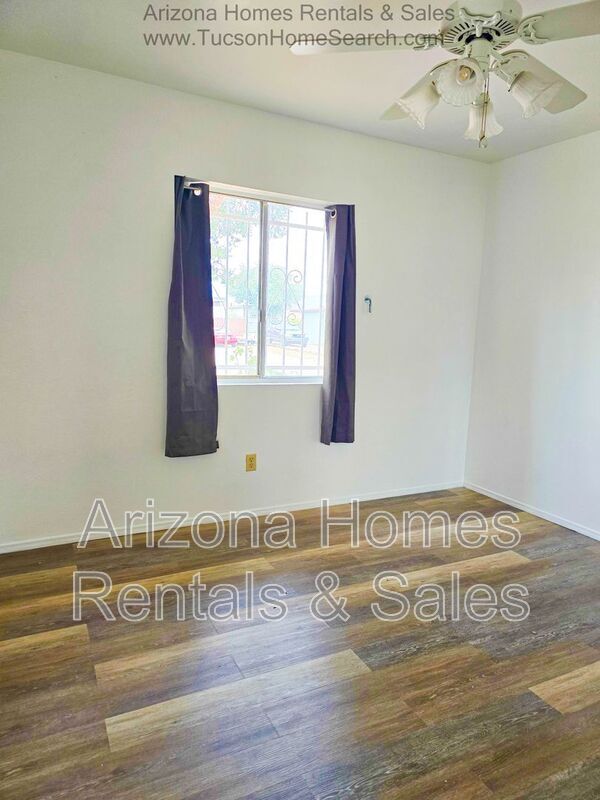 Building Photo - 2425 S Rose Peak