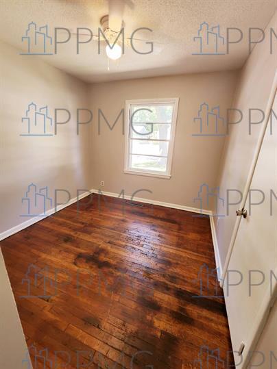 Building Photo - 2503 N Woodlawn Dr