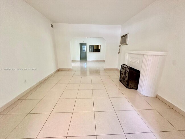 Building Photo - 1508 SW 13th Ave