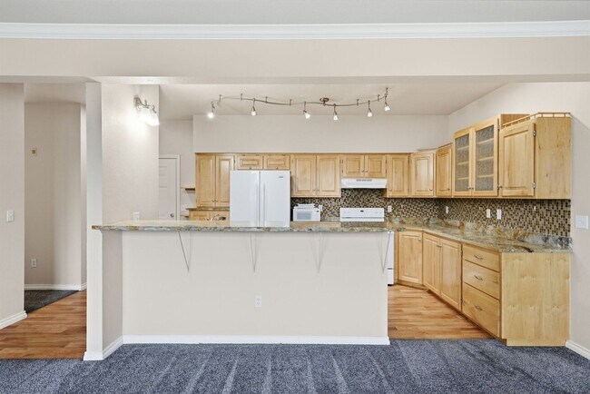 Building Photo - 22855 E Country Vista Dr