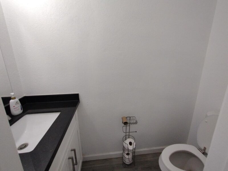 Building Photo - 2510 Skyline Dr