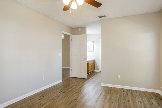 Building Photo - 10895 Copper Creek Ct