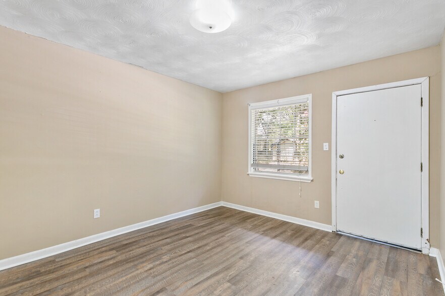 Building Photo - 2904 Windsor Ave