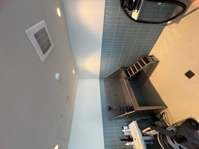 Building Photo - 88 E Wacker Pl