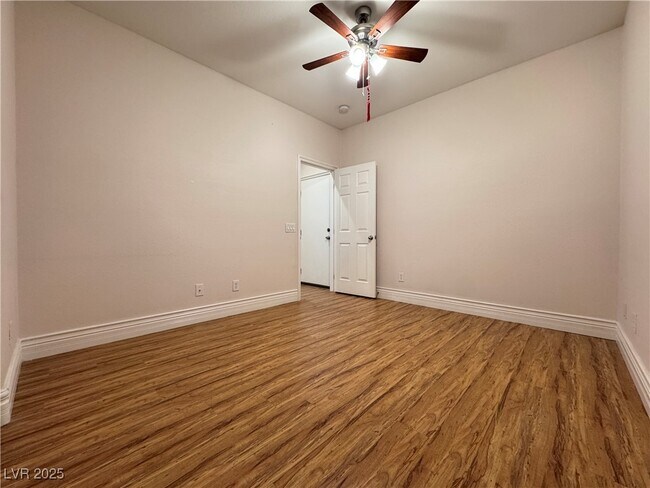 Building Photo - 117 Tall Ruff Dr