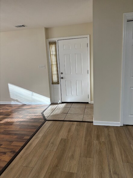 Building Photo - 8684 Bowden St