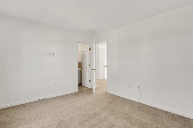 Building Photo - Spacious 5-Bedroom, 3.5-Bath Home in Midlothian – Prime Location & Community Amenities