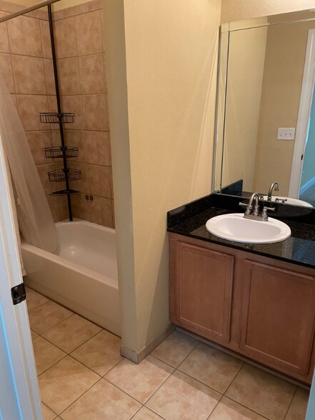 Building Photo - 1704 PR 3097 Highpointe Apts