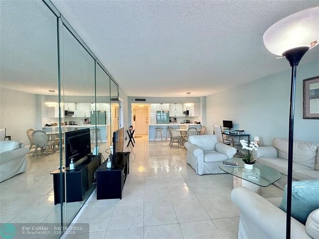 Building Photo - 3725 S Ocean Dr