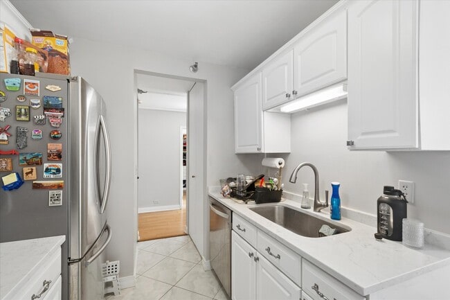 Building Photo - 401 E Ontario St