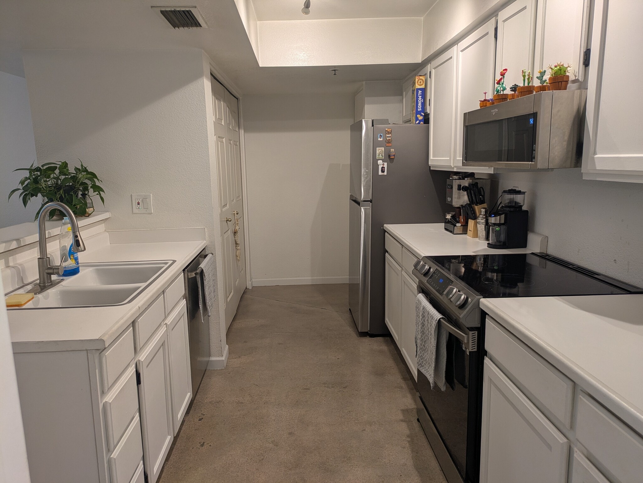 kitchen - 100 E Fillmore St