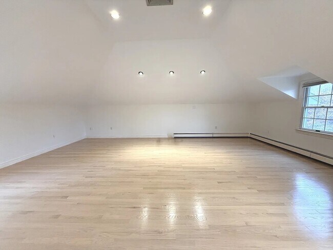 Building Photo - 4 Elliston Rd