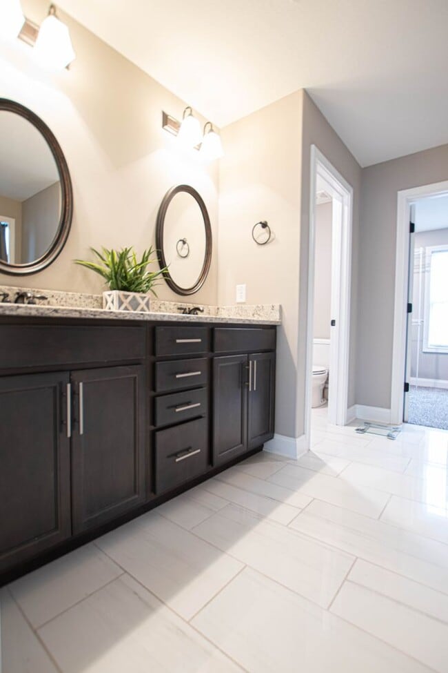 Building Photo - Pet Friendly Four Bedroom!