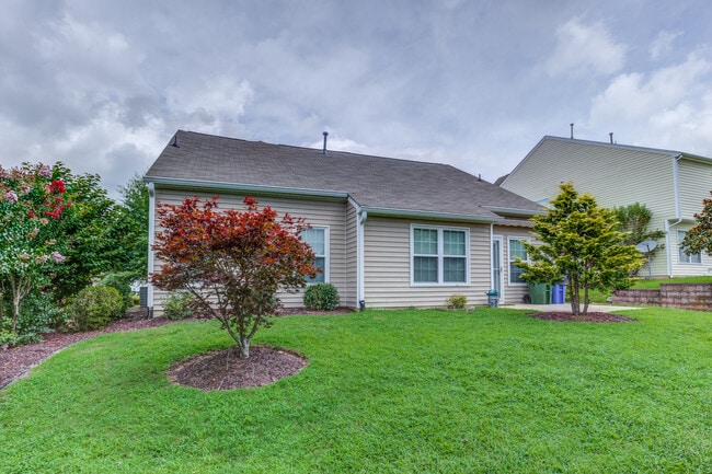 Building Photo - 833 Willow Bay Dr