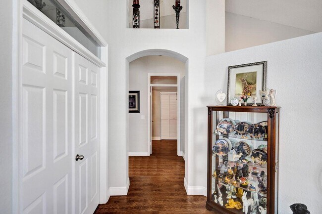 Building Photo - 10256 Andover Coach Cir