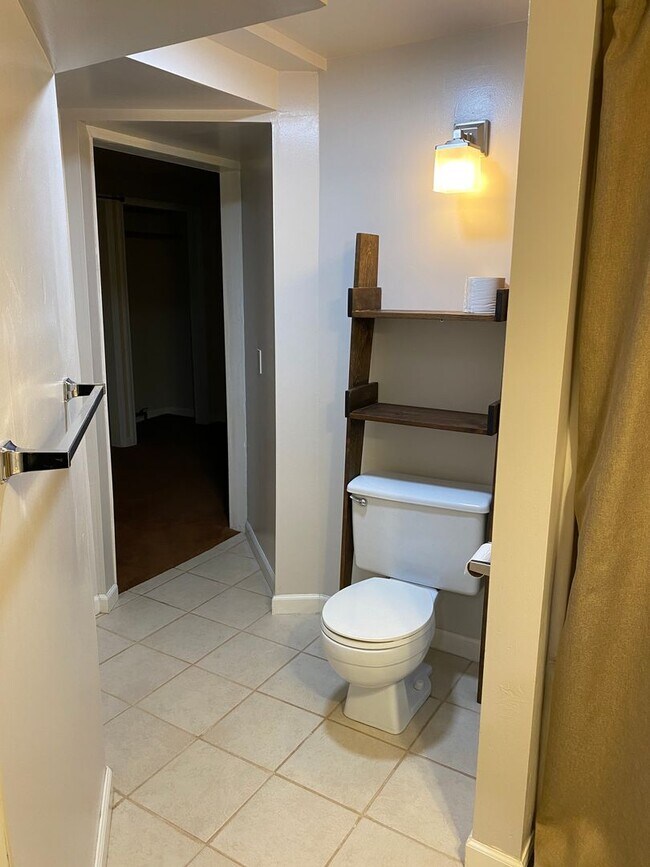 Building Photo - Beautiful 3 bed/2 bath On South Hill!