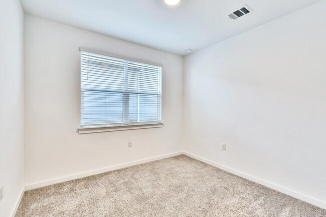 Building Photo - 13920 Lubeck Dr