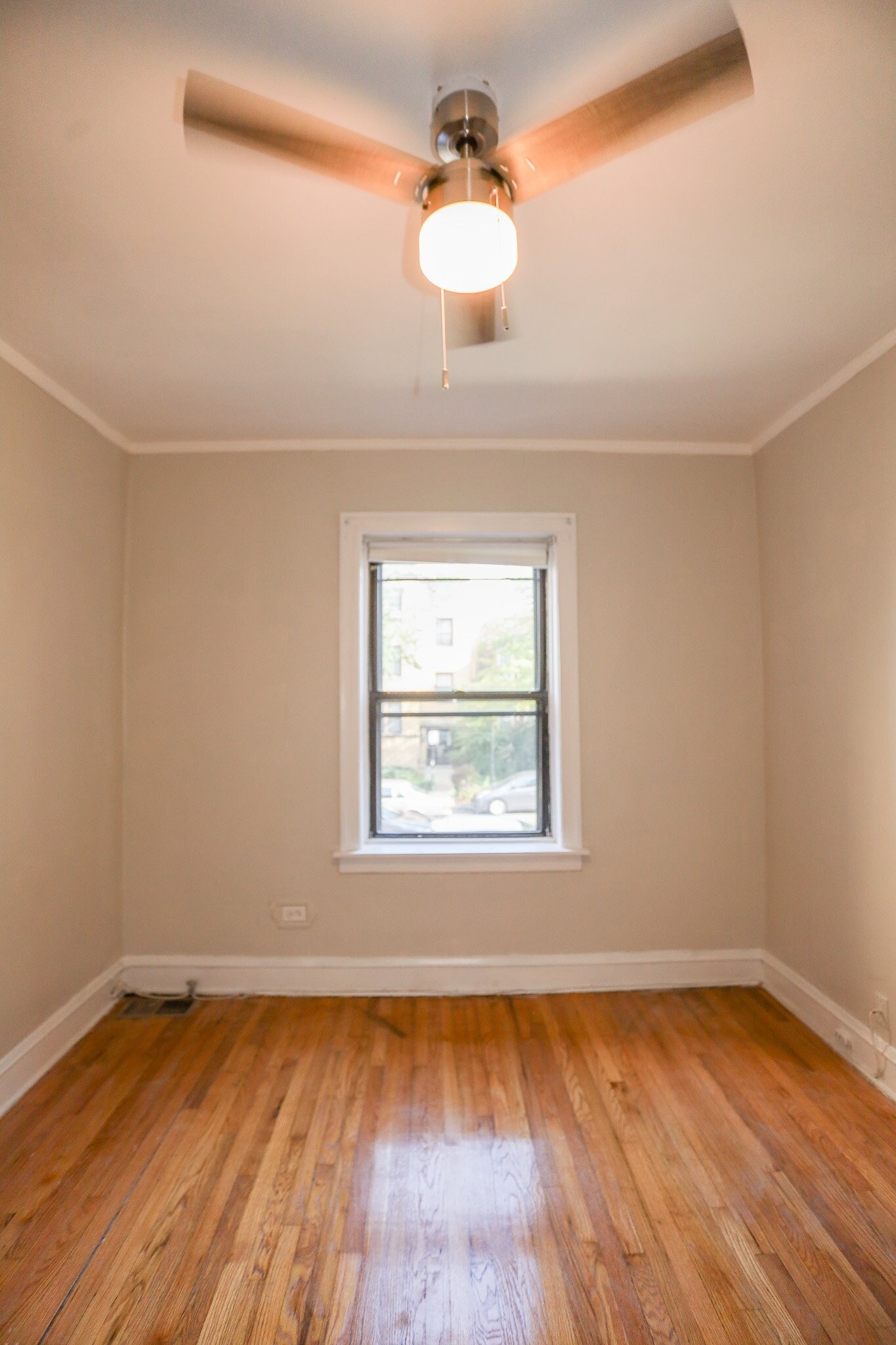 Building Photo - 2325 W Addison St