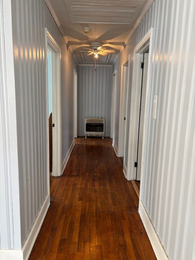 Building Photo - 3 BED, 1 BATH FARM HOUSE LOCATED IN STAR!