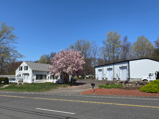 Building Photo - 110 Waterbury Rd