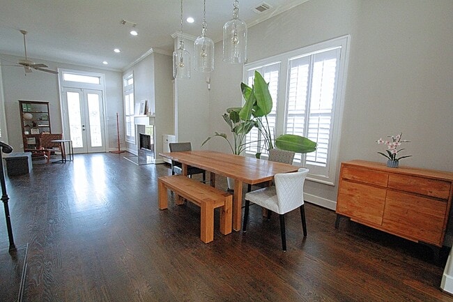 Building Photo - 1317 Bomar St