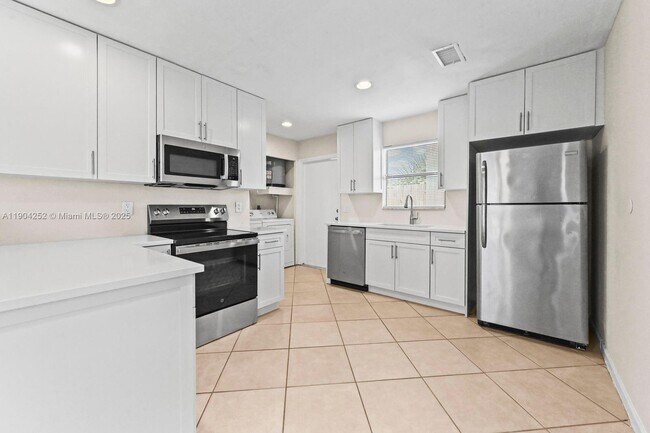 Building Photo - 3810 92nd Ln N